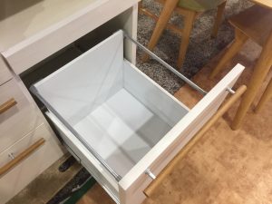 河口家具　3枚扉キッチンボード (5)